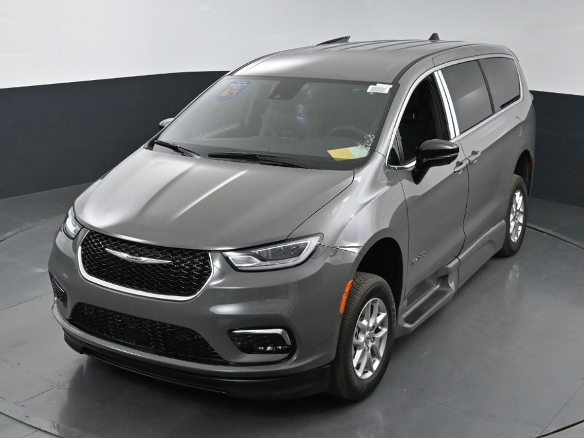 2025 CHRYSLER PACIFICA - Image 24