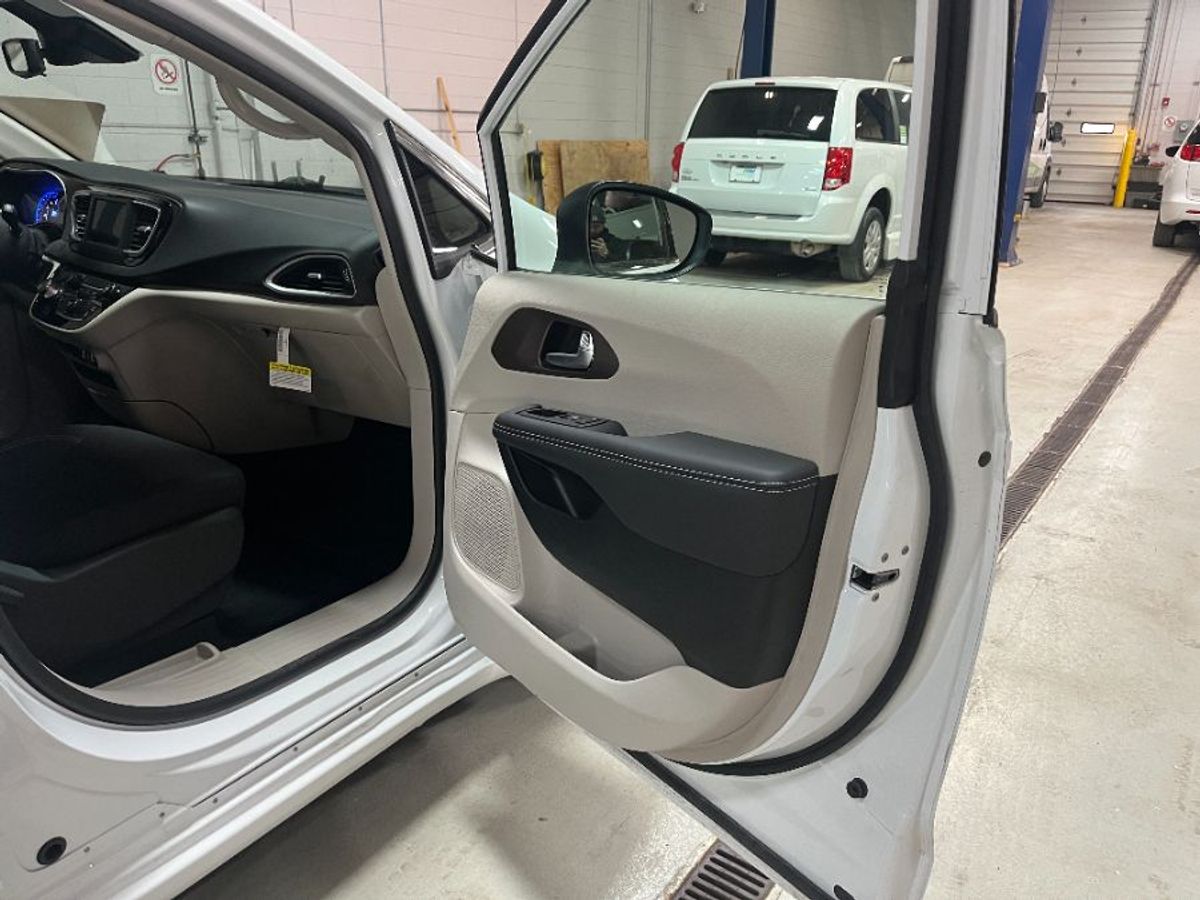 Blanco Chrysler Voyager número de imagen 17