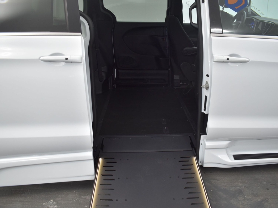Used 2024 Chrysler Pacifica Touring-L - BraunAbility Side Entry Entry In Floor Automatic Ramp