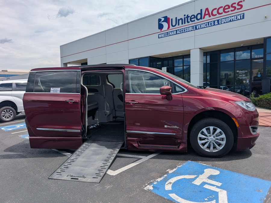 Used 2017 Chrysler Pacifica  -   Entry  Ramp