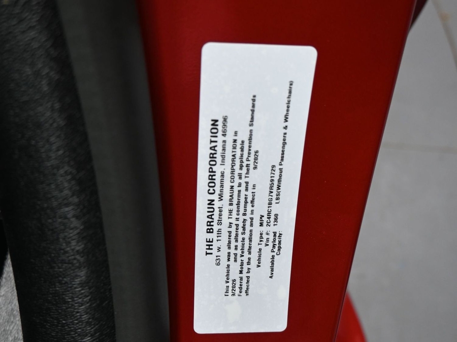New 2027 Chrysler Pacifica Select Safety - BraunAbility Side Entry In Floor Automatic Ramp