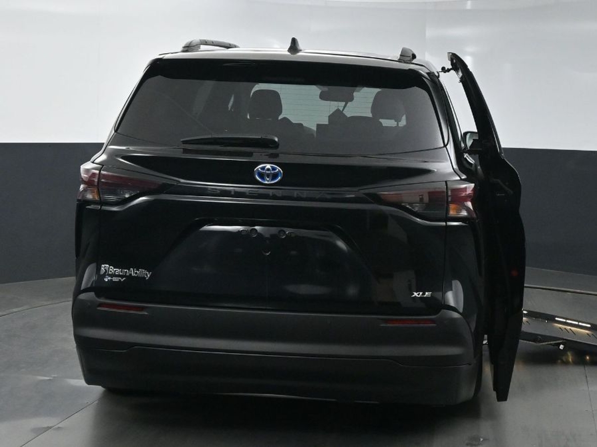 2025 TOYOTA SIENNA - Image 6