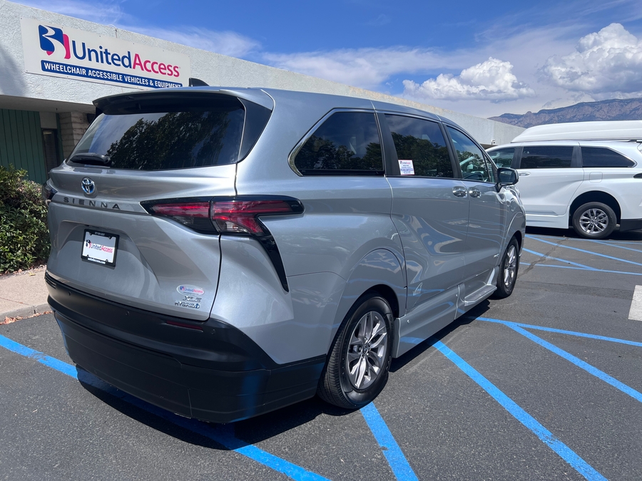 Used 2021 Toyota Sienna Hybrid XLE - VMI Side Entry In Floor Automatic Ramp