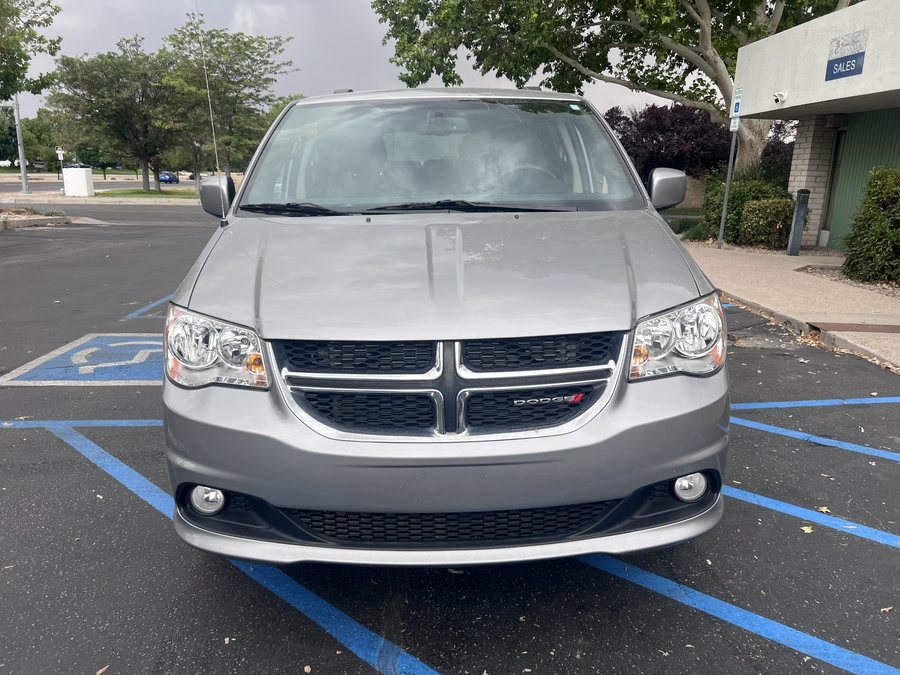 Used 2017 Dodge Grand Caravan SXT - BraunAbility Side Entry Entry Fold Out Automatic Ramp