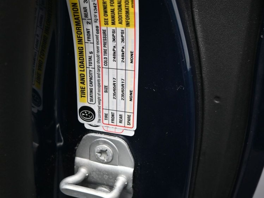 Used 2025 Chrysler Pacifica Select - BraunAbility Side Entry In Floor Automatic Ramp