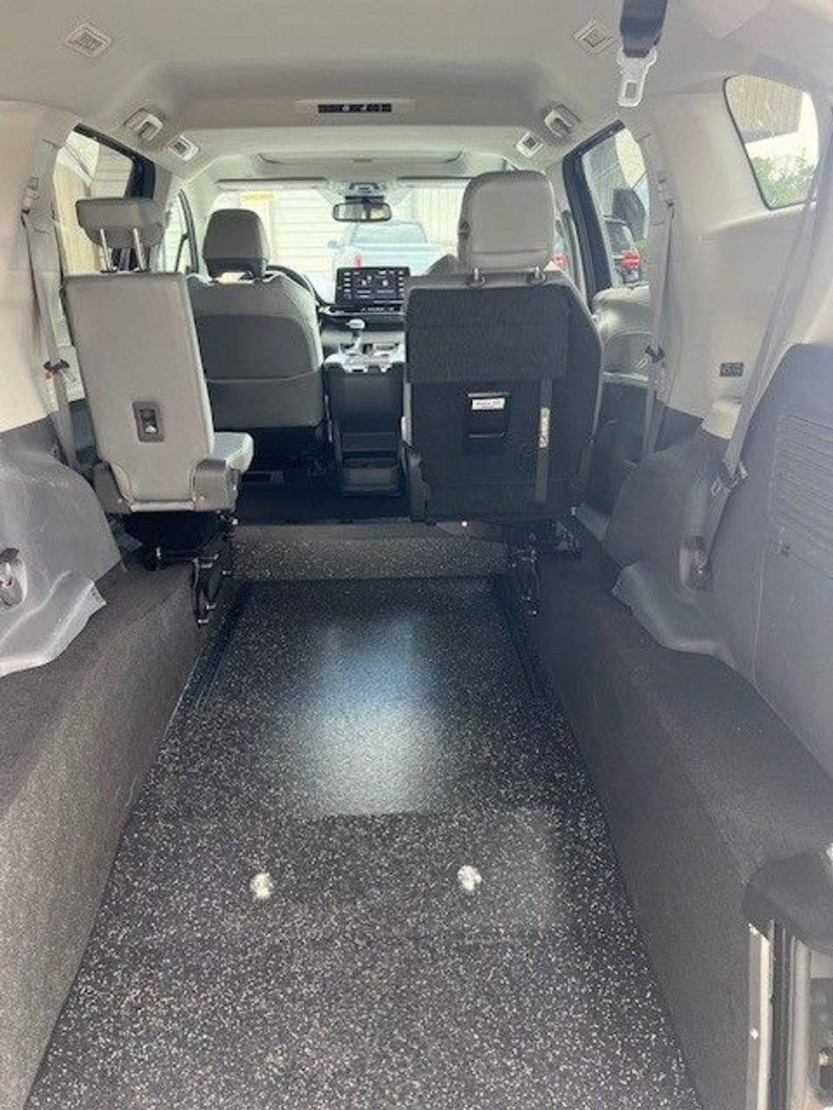 2024 TOYOTA SIENNA - Image 9