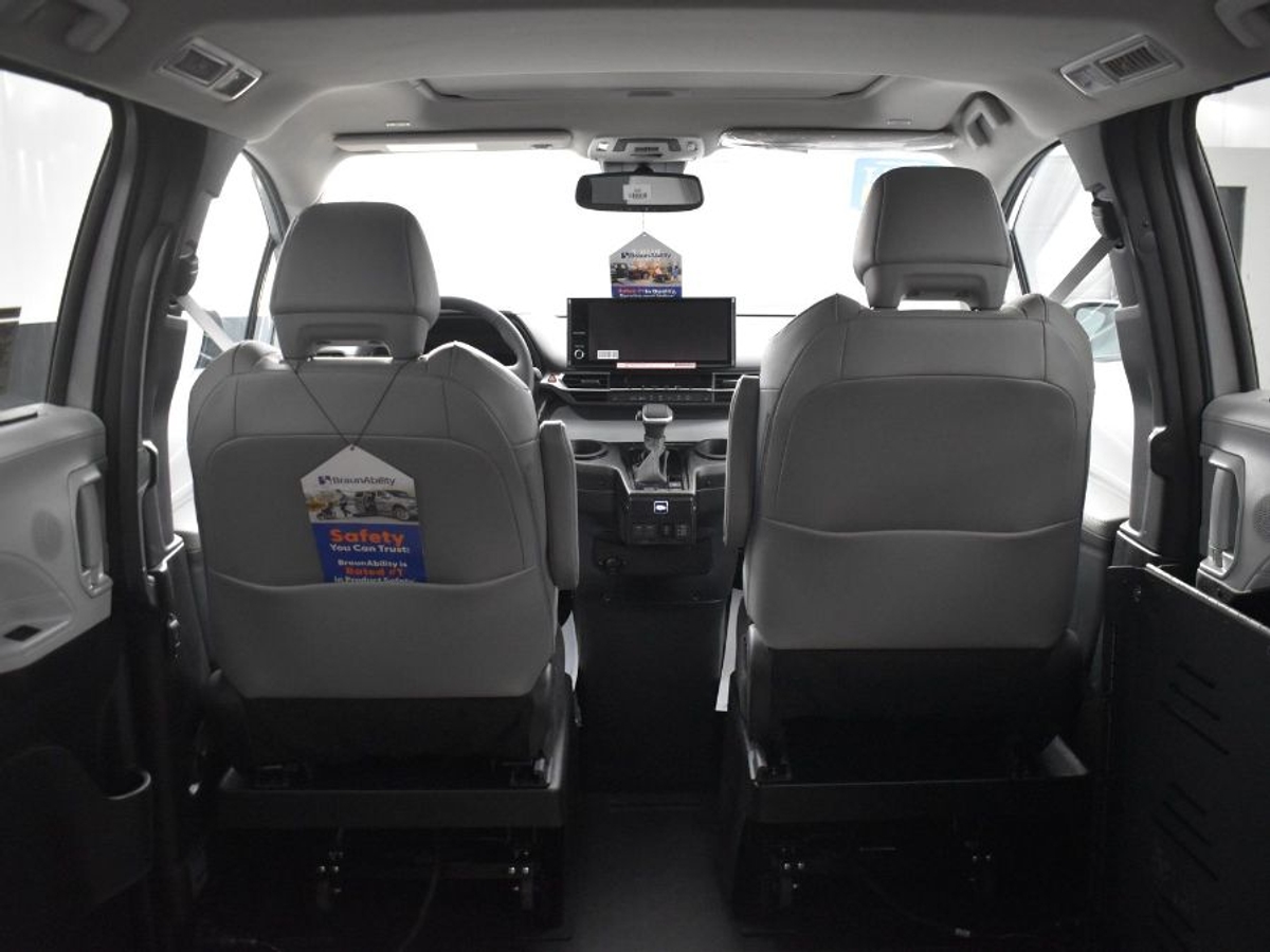 2025 TOYOTA SIENNA - Image 15