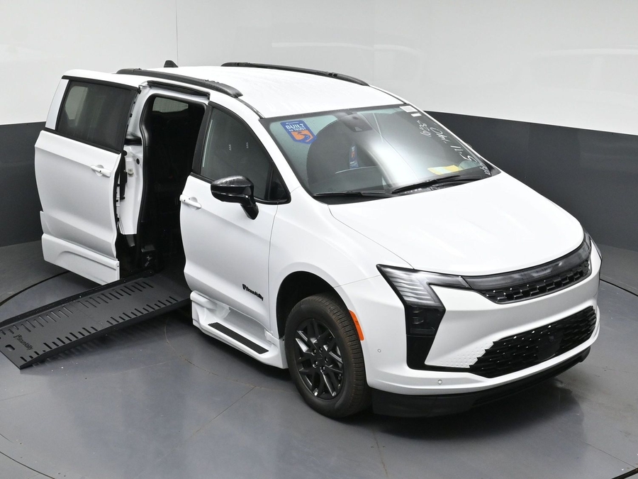 New 2027 Chrysler Pacifica Select Sport - BraunAbility Side Entry Fold Out Automatic Ramp