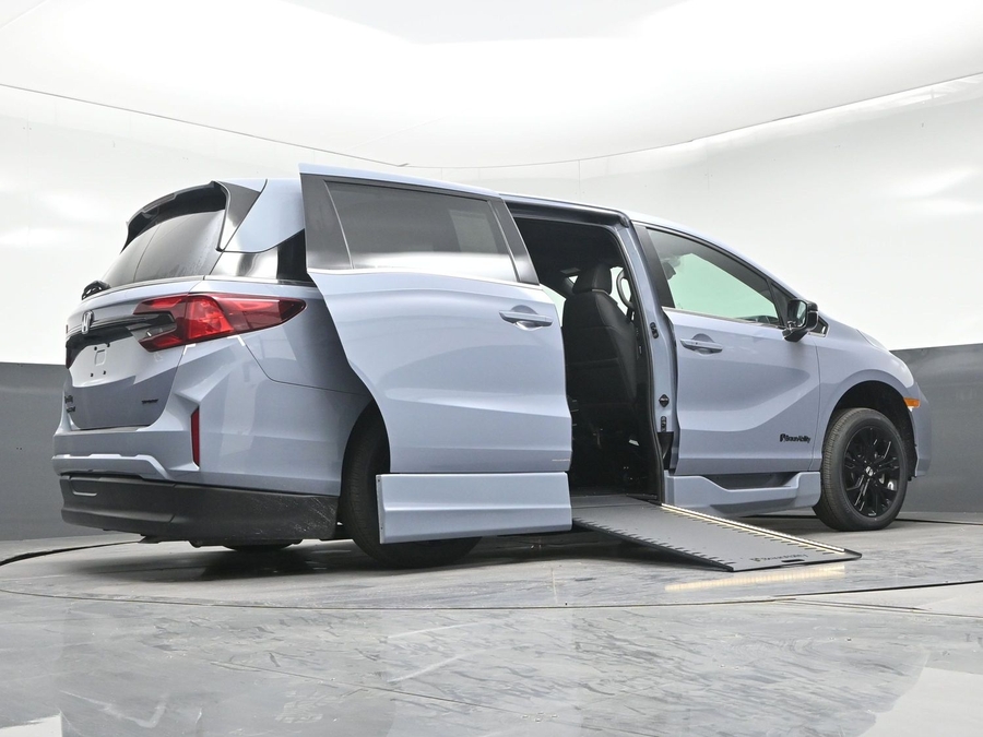 New 2026 Honda Odyssey Sport - BraunAbility Side Entry In Floor Automatic Ramp
