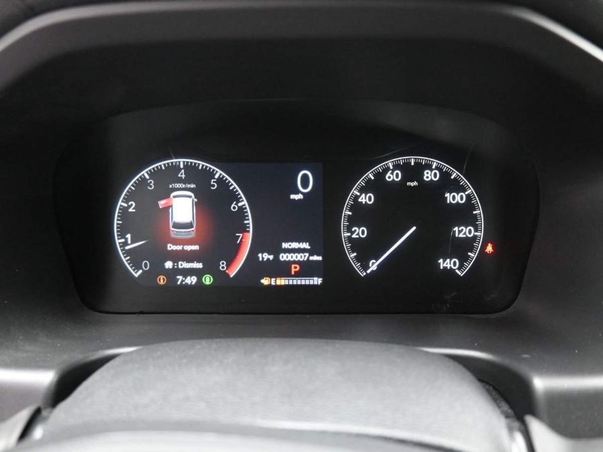 Red Honda Odyssey image number 20