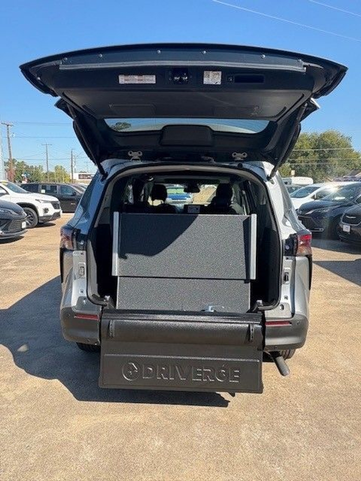 2024 TOYOTA SIENNA - Image 4