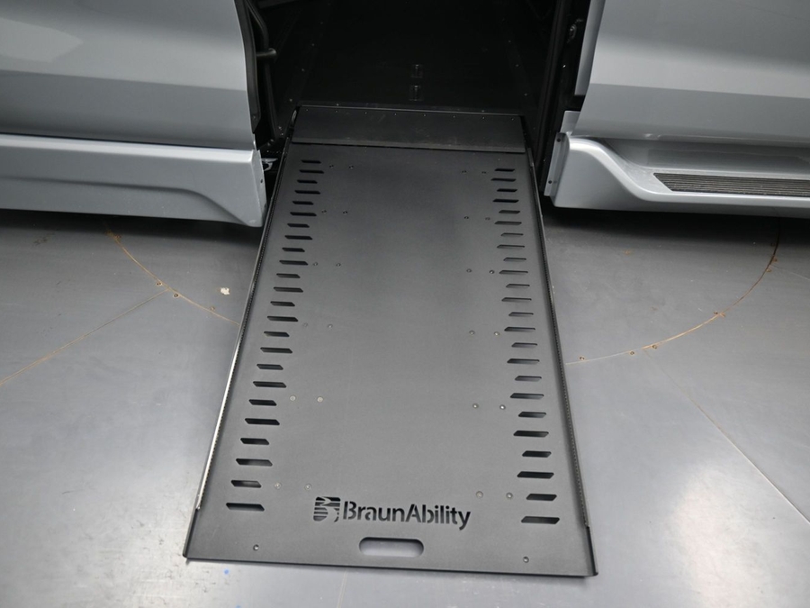 New 2026 Toyota Sienna Hybrid XSE Sport - BraunAbility Side Entry In Floor Automatic Ramp