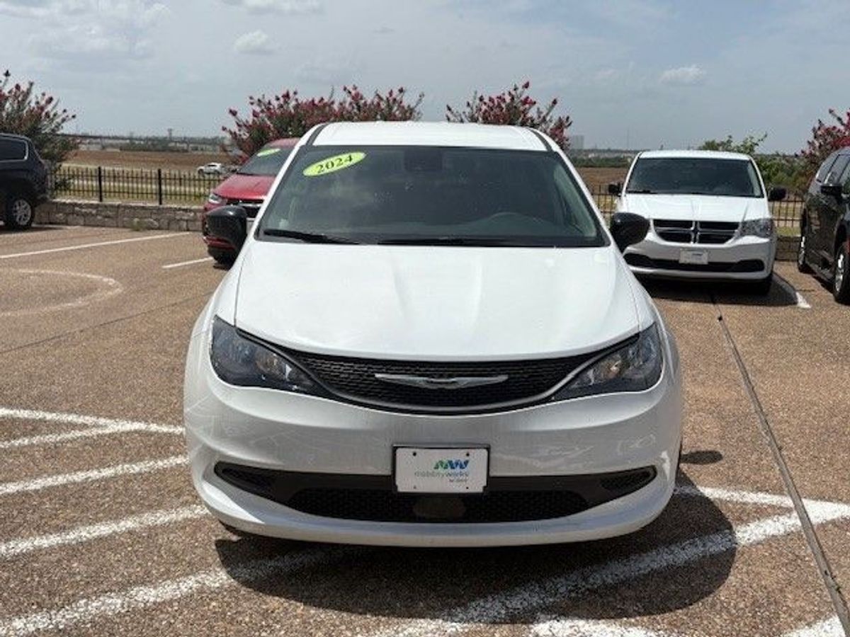 New 2024 Chrysler Voyager LX's photo