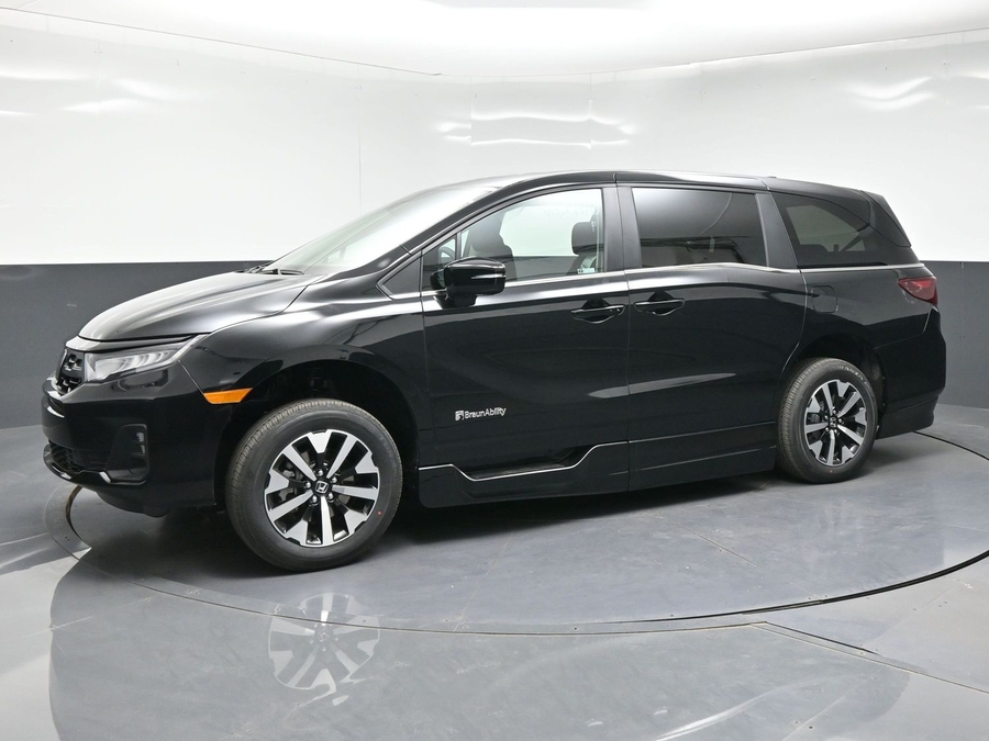 Black Honda Odyssey with Side Entry Automatic In Floor ramp