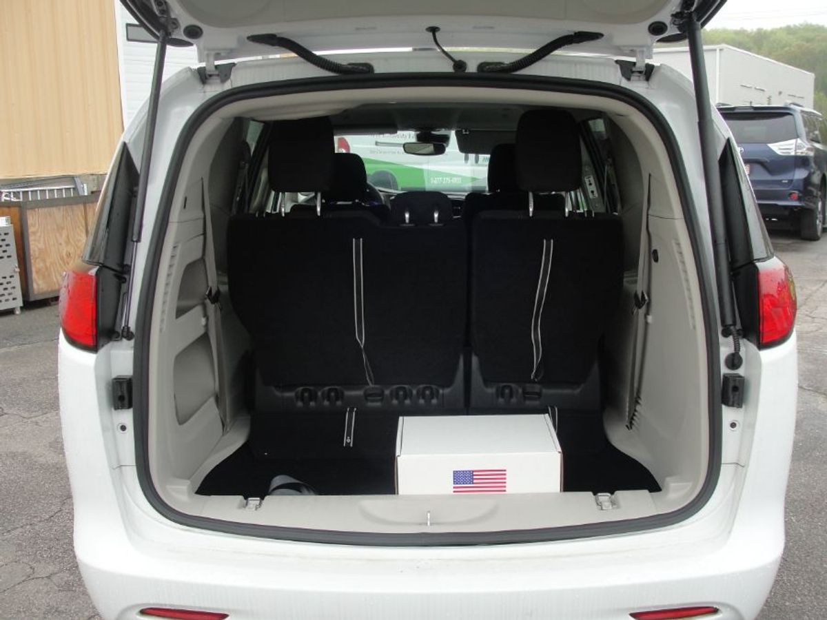 2024 CHRYSLER VOYAGER - Image 5