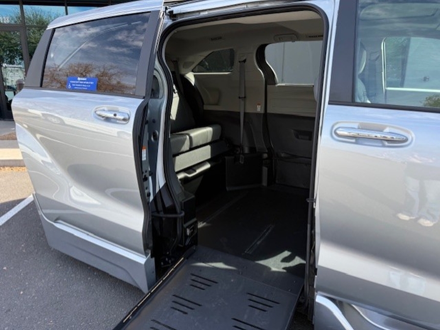 Used 2023 Toyota Sienna Hybrid XLE Plus - BraunAbility Side Entry Entry Fold Out Automatic Ramp