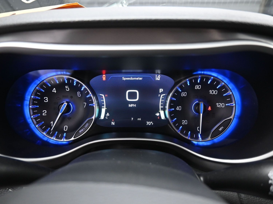 Black Chrysler Pacifica image number 12