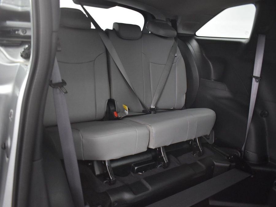 New 2025 Toyota Sienna Hybrid XLE Plus - BraunAbility Side Entry Entry In Floor Automatic Ramp