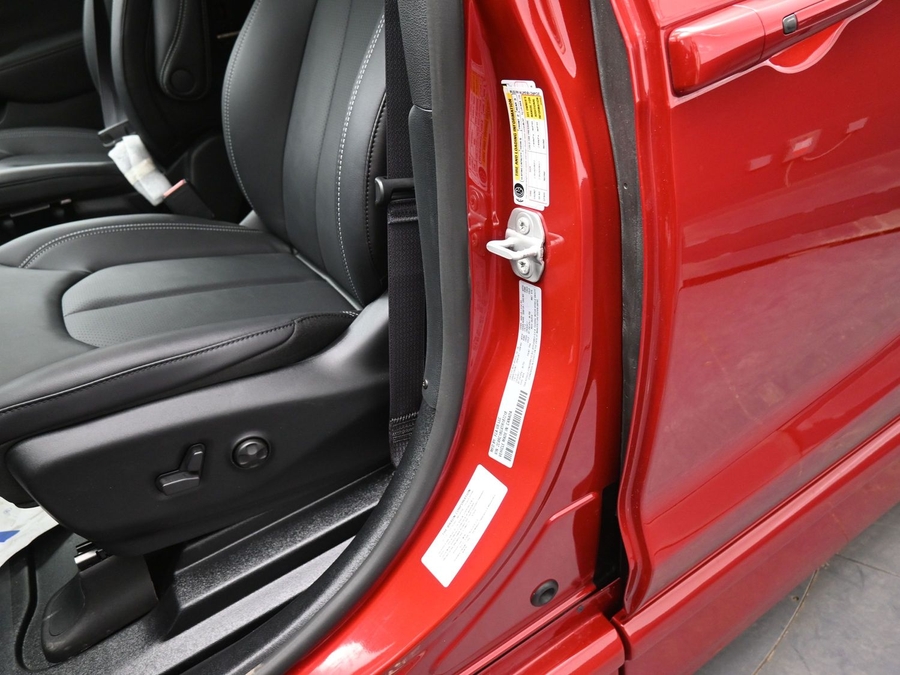 Red Chrysler Pacifica image number 13