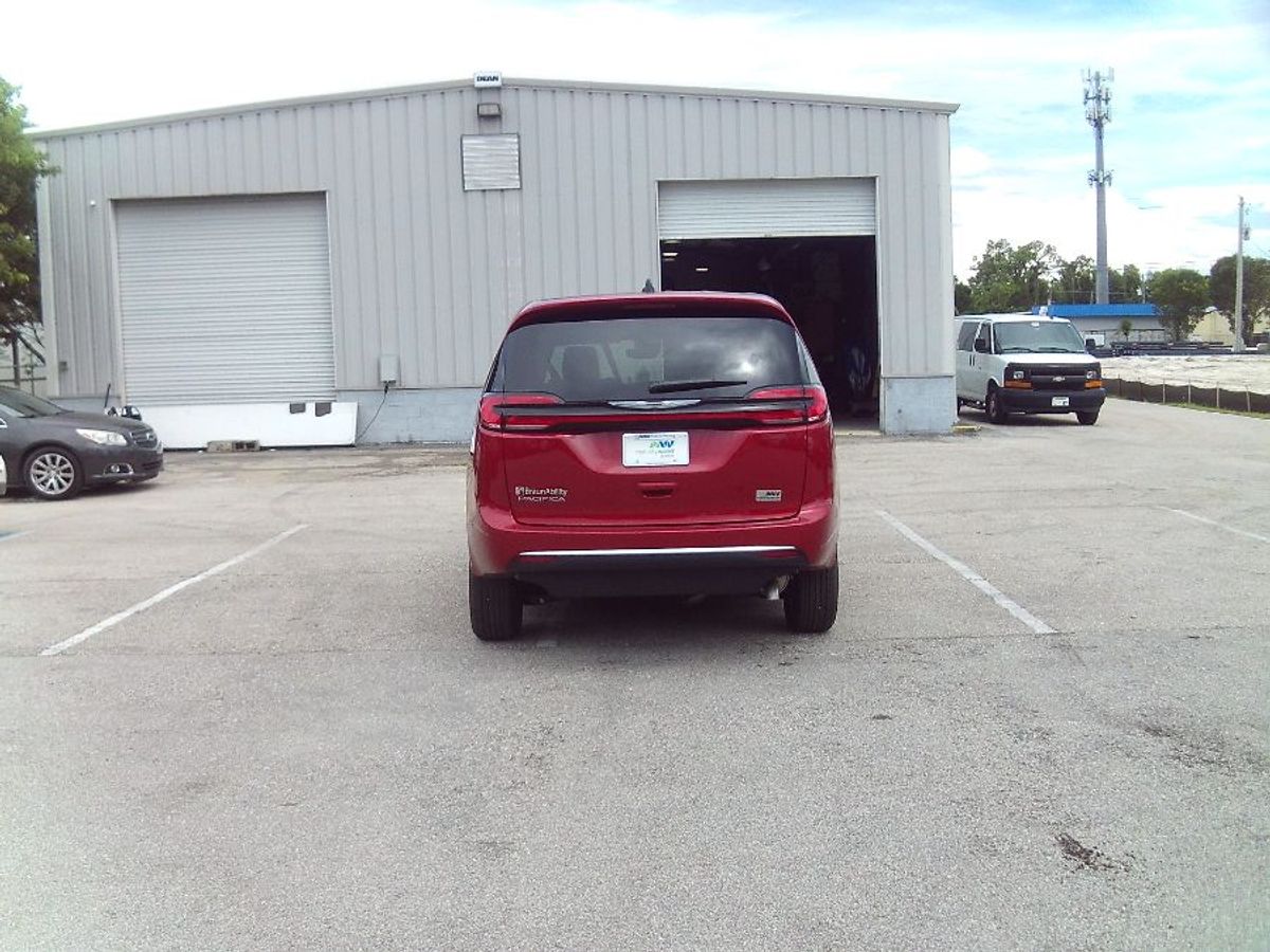 2025 CHRYSLER PACIFICA - Image 6