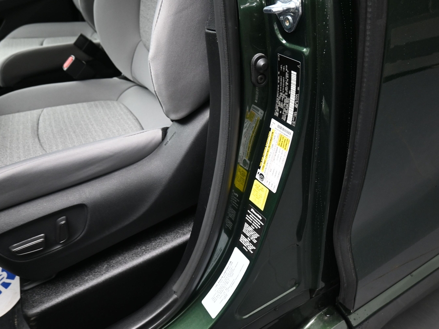 New 2026 Toyota Sienna Hybrid LE - BraunAbility Side Entry Fold Out Automatic Ramp