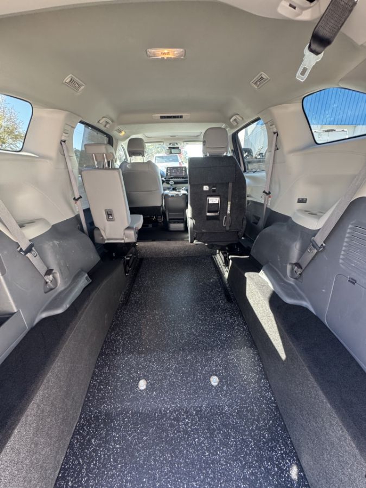 2024 TOYOTA SIENNA - Image 5