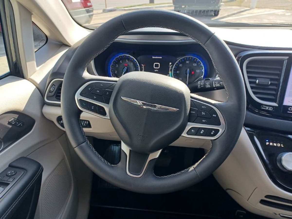 2024 CHRYSLER PACIFICA - Image 15