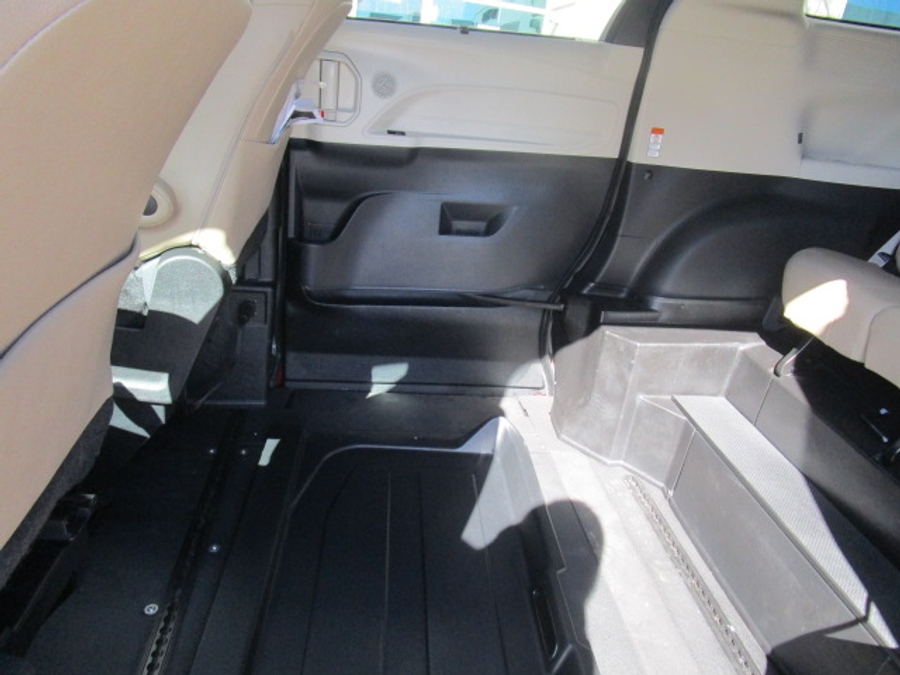 Used 2022 Toyota Sienna Hybrid XLE - VMI Side Entry Entry In Floor Automatic Ramp