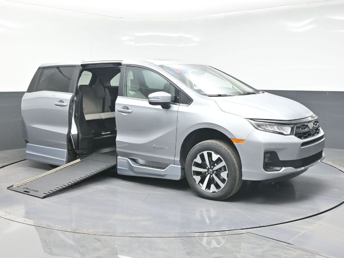2026 Honda Odyssey EX-L's photo
