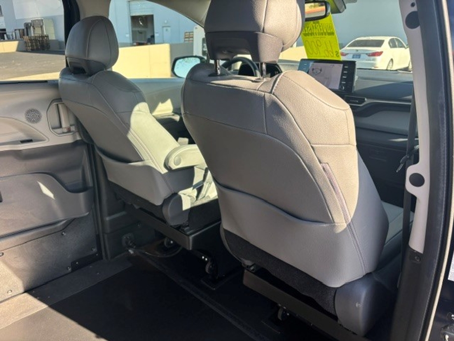 Used 2021 Toyota Sienna Hybrid XLE - BraunAbility Side Entry Fold Out Automatic Ramp