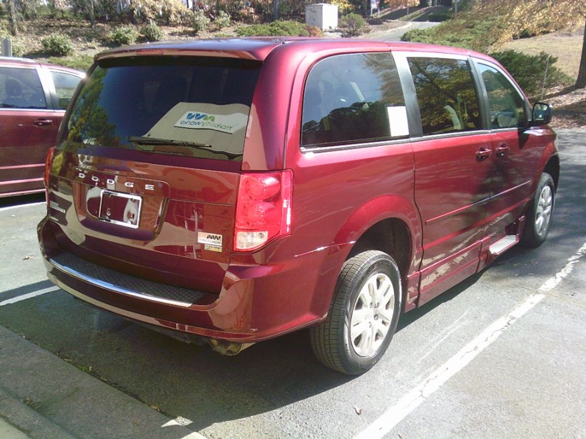 2017 DODGE GRAND CARAVAN - Image 9