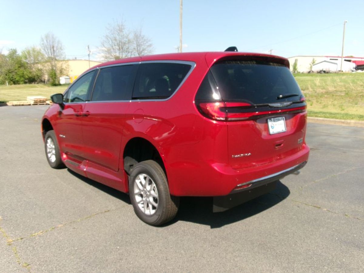 2024 CHRYSLER PACIFICA - Image 7