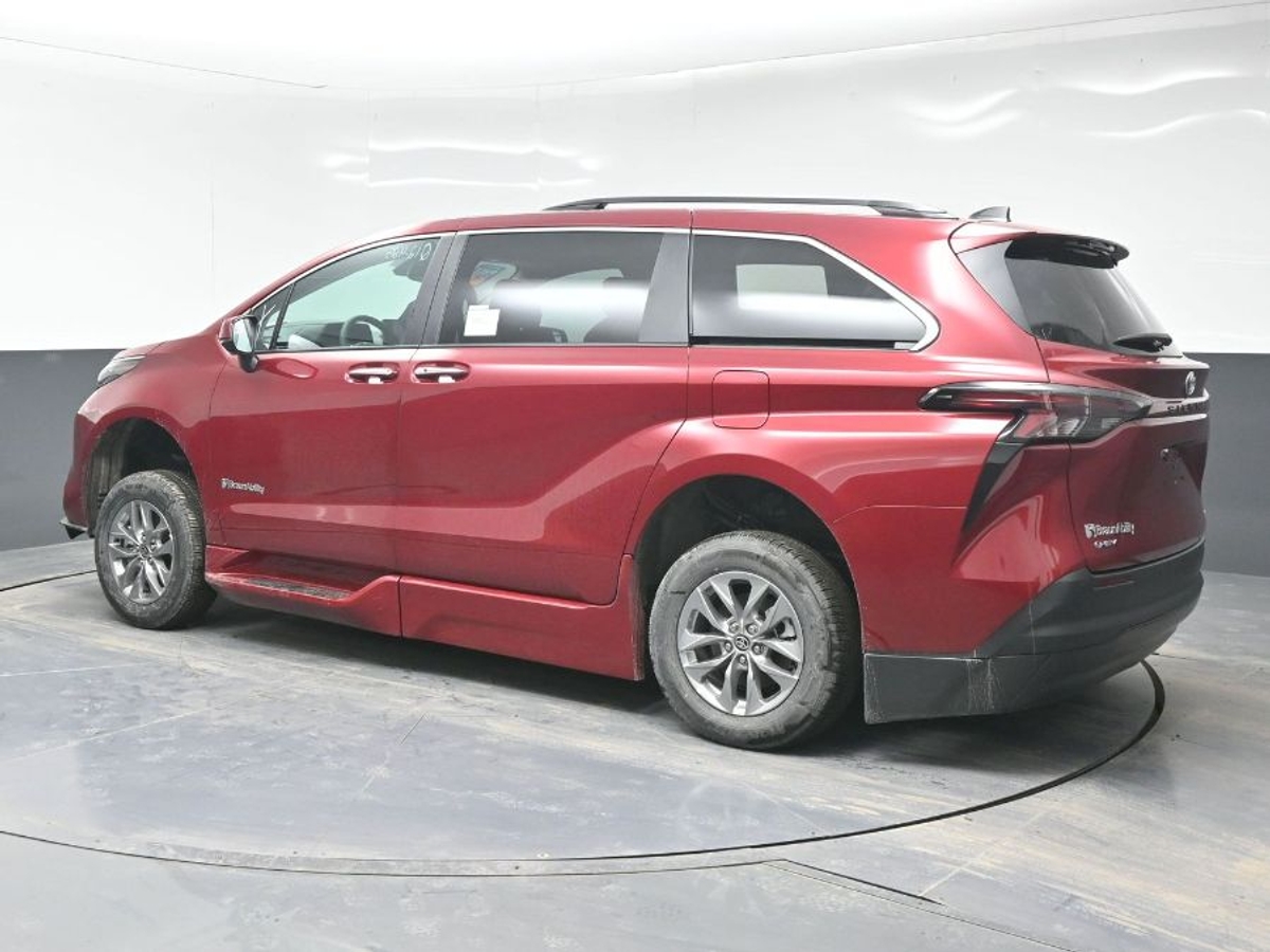 2025 TOYOTA SIENNA - Image 4