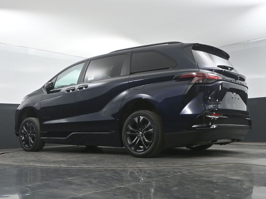 New 2025 Toyota Sienna Hybrid XSE Sport - BraunAbility Side Entry Entry In Floor Automatic Ramp