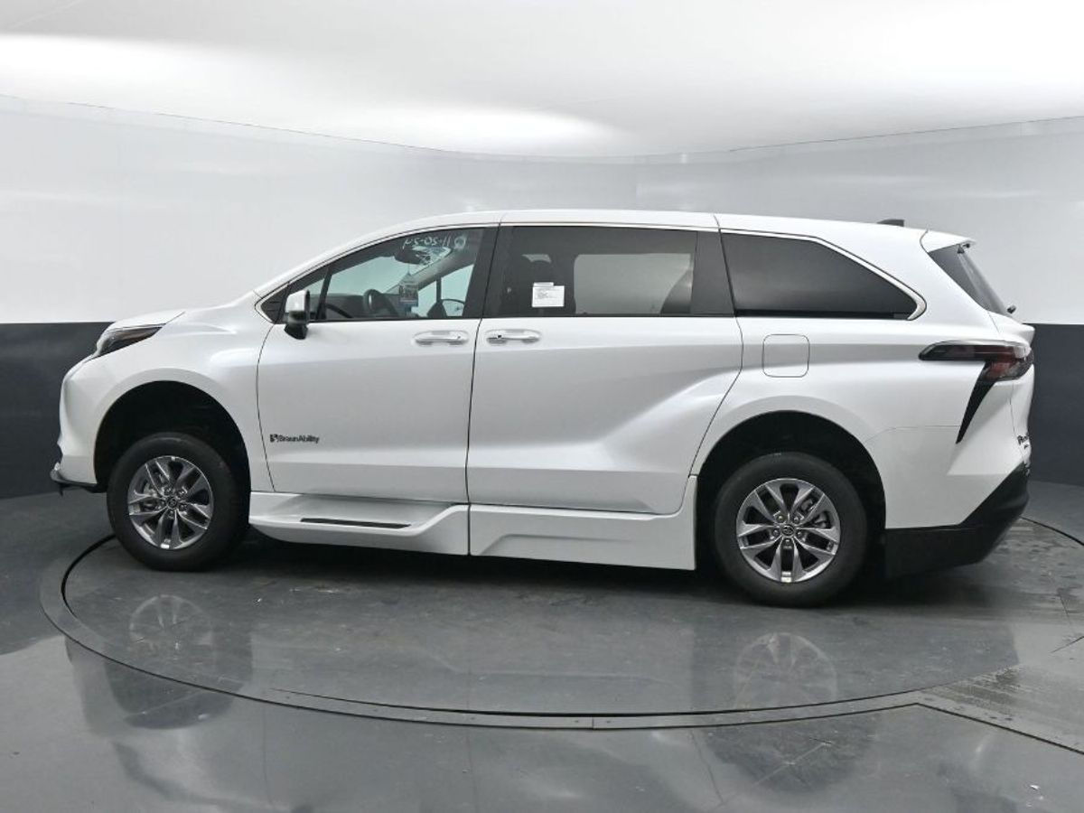 2025 TOYOTA SIENNA - Image 21