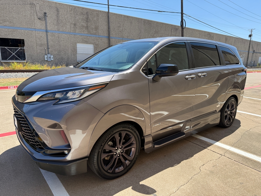 Used 2021 Toyota Sienna Hybrid XSE - VMI Side Entry In Floor Automatic Ramp