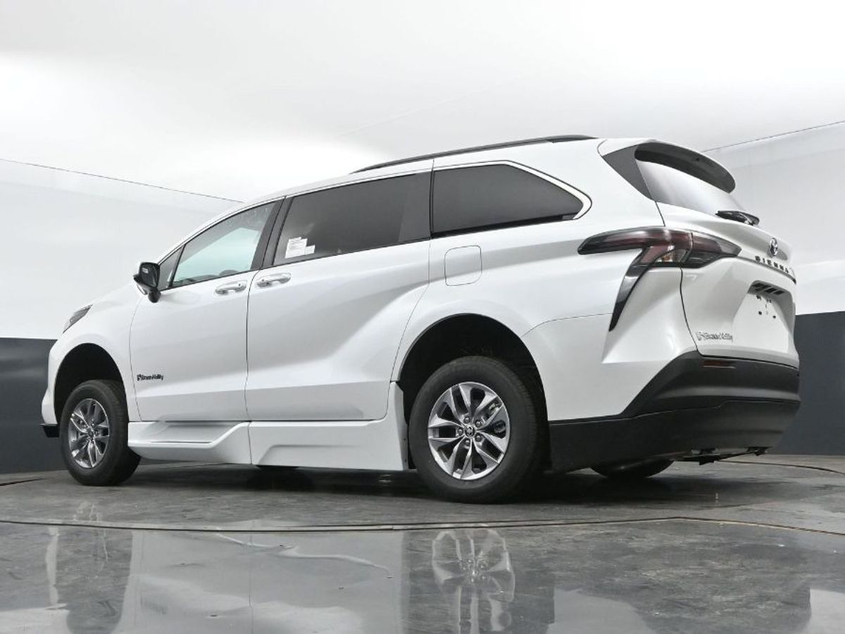 2024 TOYOTA SIENNA - Image 12