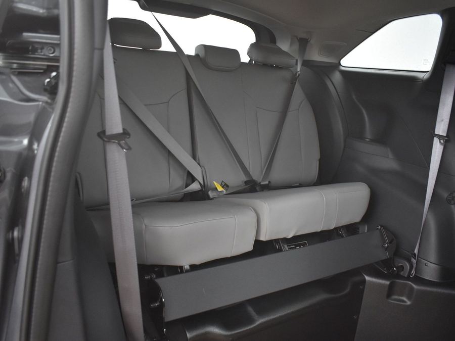 New 2025 Toyota Sienna Hybrid XLE PLUS - BraunAbility Side Entry Entry Fold Out Automatic Ramp