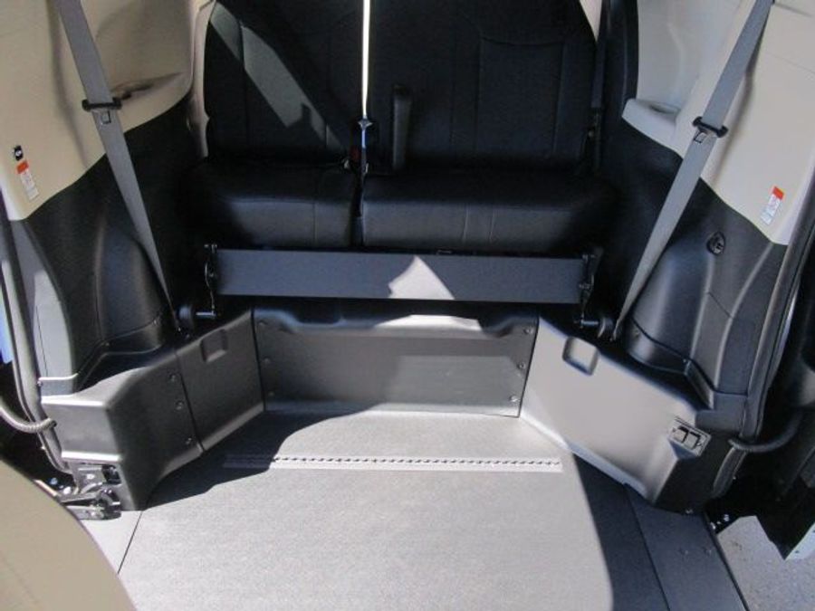 New 2025 Toyota Sienna Hybrid Platinum - BraunAbility Side Entry Entry Fold Out Automatic Ramp