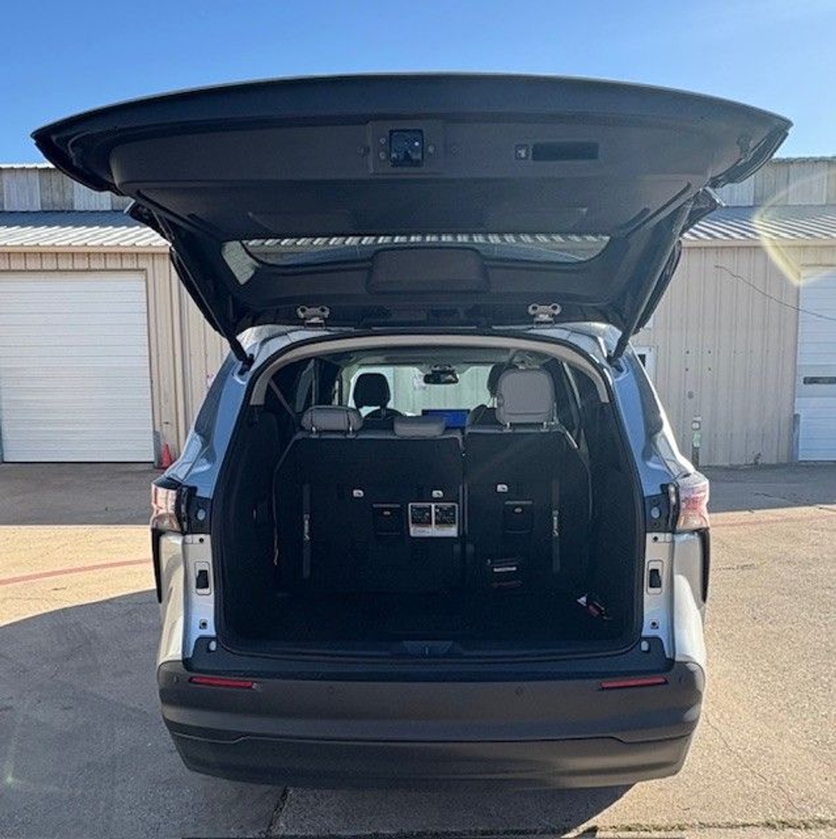 2025 TOYOTA SIENNA - Image 8