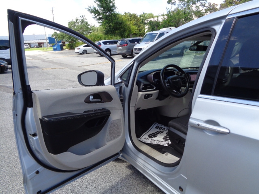Used 2022 Chrysler Voyager LX - ATS Rear Entry Fold Out Manual Ramp