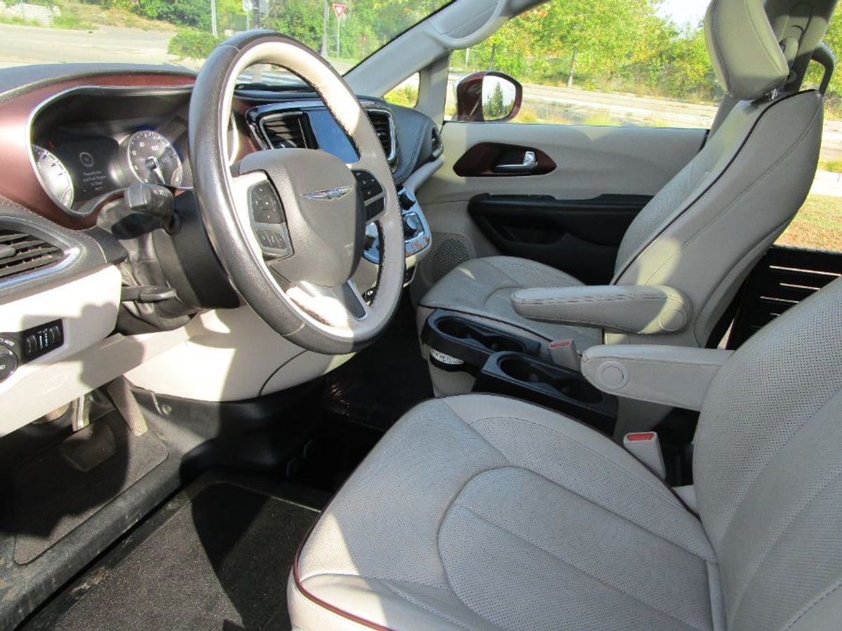 2020 CHRYSLER PACIFICA - Image 11