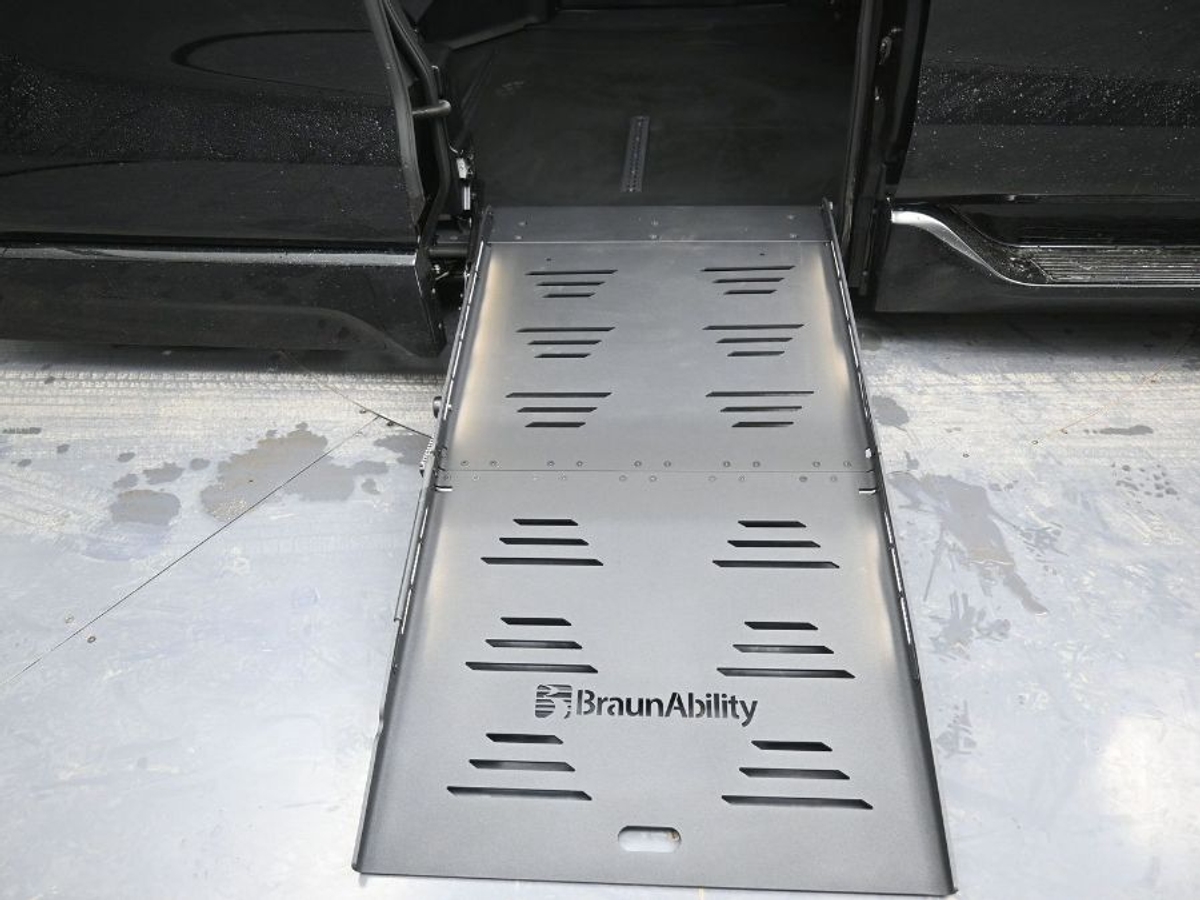 2025 TOYOTA SIENNA - Image 11