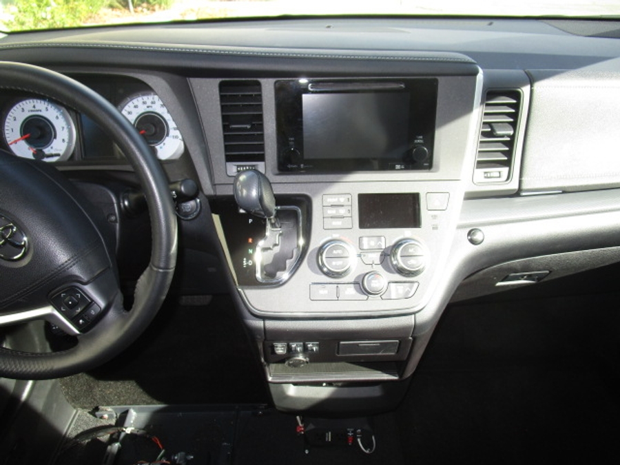 Used 2015 Toyota Sienna SE - VMI Side Entry Entry In Floor Automatic Ramp