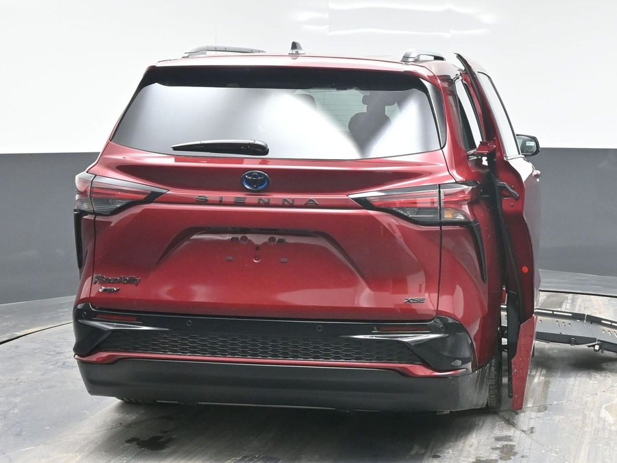 New 2025 Toyota Sienna Hybrid XSE Sport - BraunAbility Side Entry Entry Fold Out Automatic Ramp