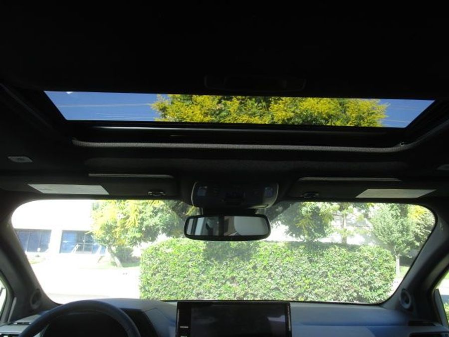 New 2025 Toyota Sienna Hybrid XSE Sport - VMI Side Entry Entry In Floor Automatic Ramp