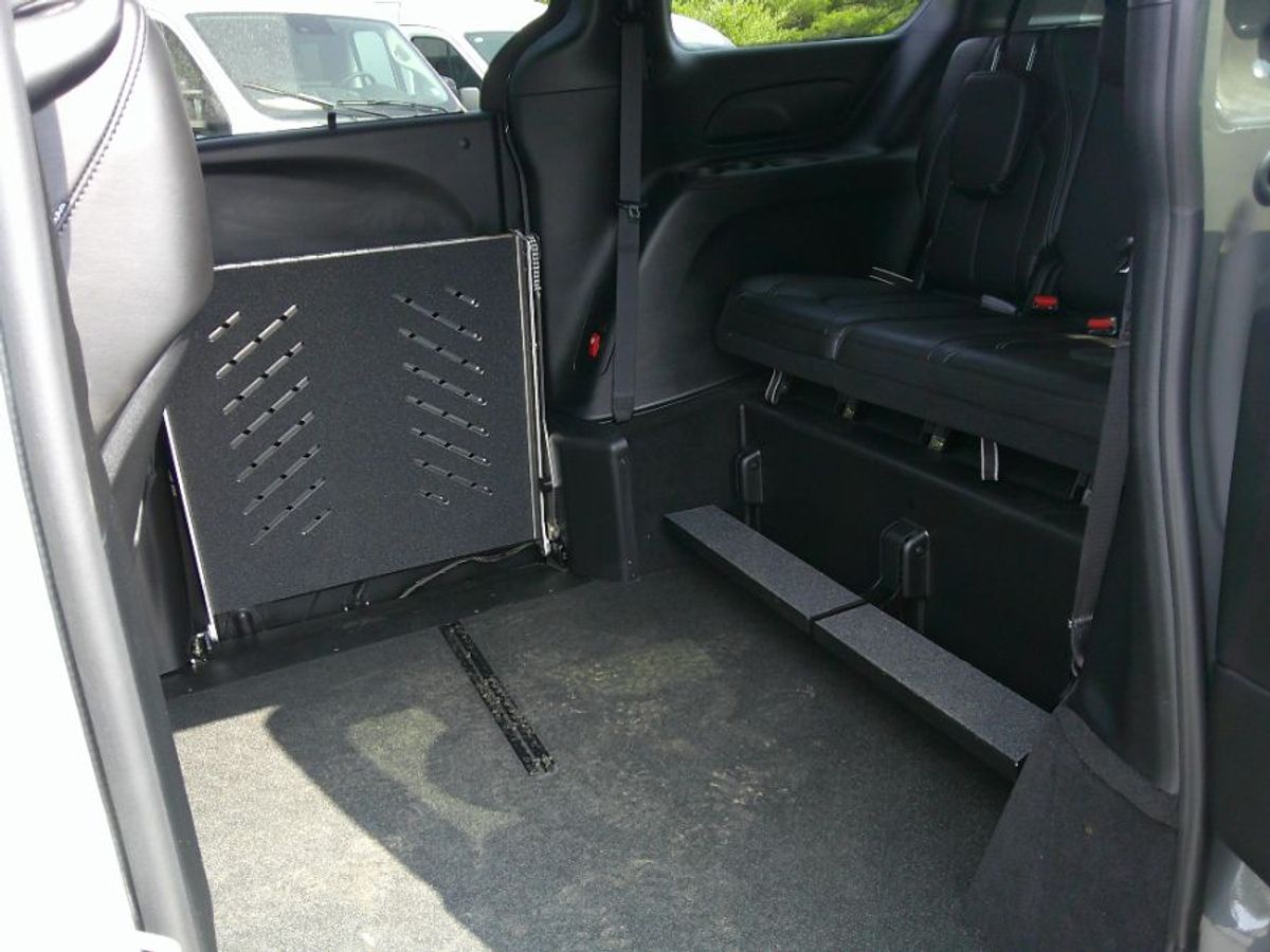 2025 CHRYSLER PACIFICA - Image 18