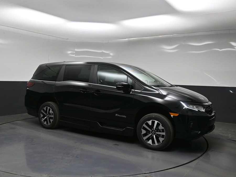Black Honda Odyssey image number 15
