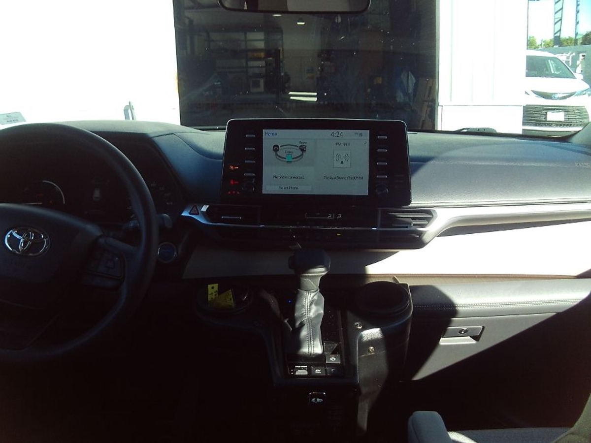 2022 TOYOTA SIENNA - Image 11