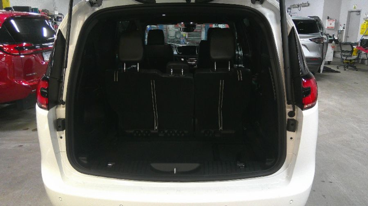 2024 CHRYSLER PACIFICA - Image 8